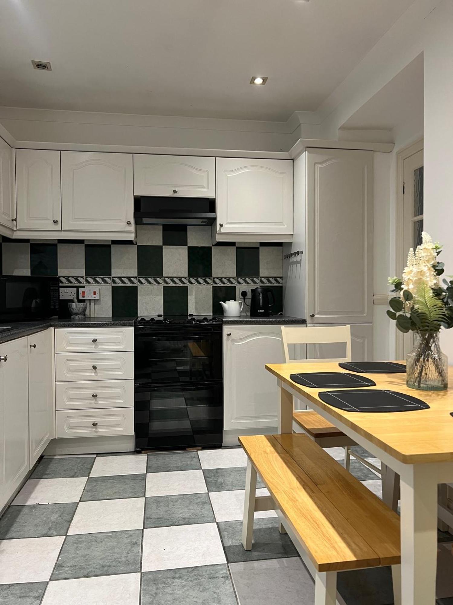 Cozy 3 Bedroom House, Greenwich, London Abbey Wood المظهر الخارجي الصورة